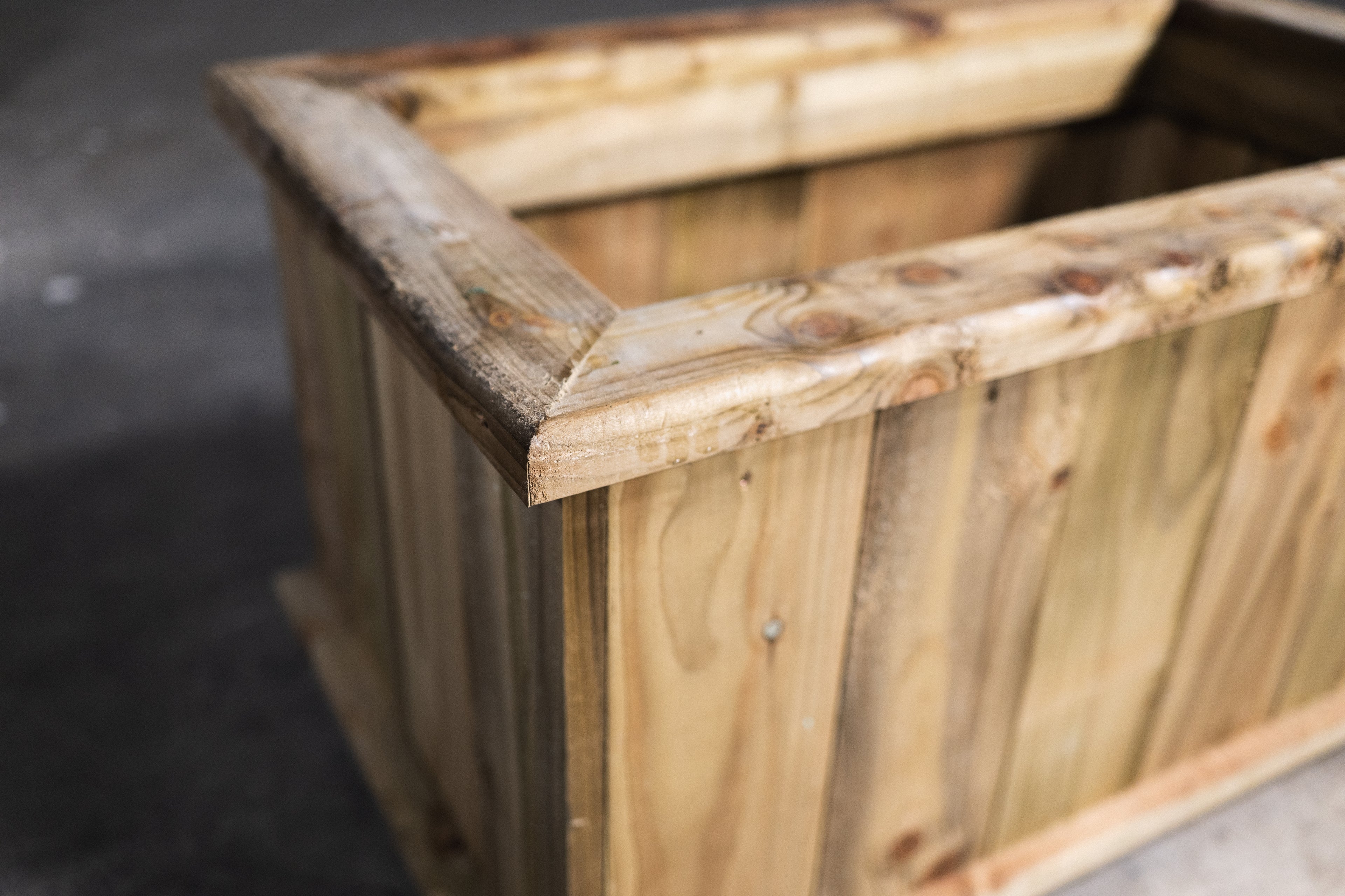 Foyle Planter - Estate Size